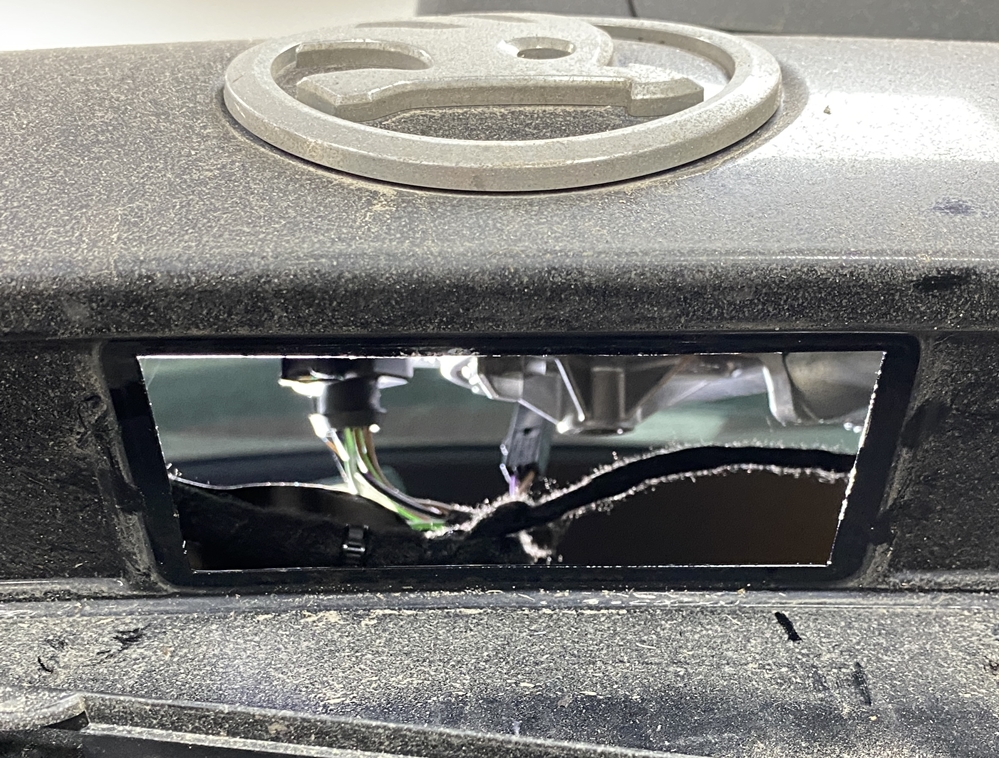 Montare 4 - Skoda Octavia 3 III RS vRS 2018 Instalare Camera Spate Marsarier Originala Highline In Maner