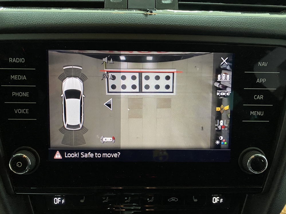 Montare 8 - Skoda Octavia 3 III RS vRS 2018 Instalare Camera Spate Marsarier Originala Highline In Maner