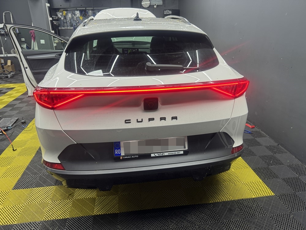 Activare 4 - Instalare Camera Marsarier Originala Cupra Formentor 2020 Retrofit OEM Montare 4 - Instalare Camera Marsarier Originala Cupra Formentor 2020 Retrofit OEM