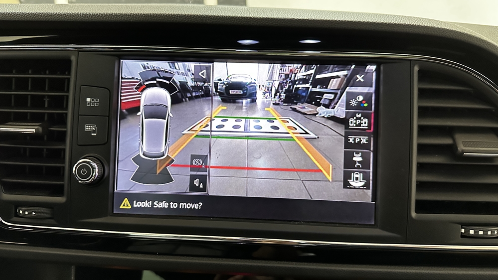 Activare 3 - Instalare Camera Marsarier Seat Leon 5F 2018 Montare Camera Spate Originala Seat Leon Montare 3 - Instalare Camera Marsarier Seat Leon 5F 2018 Montare Camera Spate Originala Seat Leon