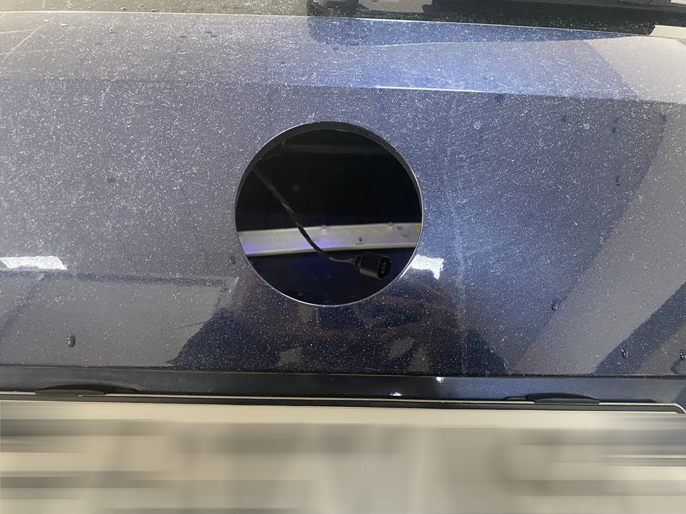 Montare 2 - VW Passat B8 2017 Instalare Camera Marsarier Originala Flip In Emblema