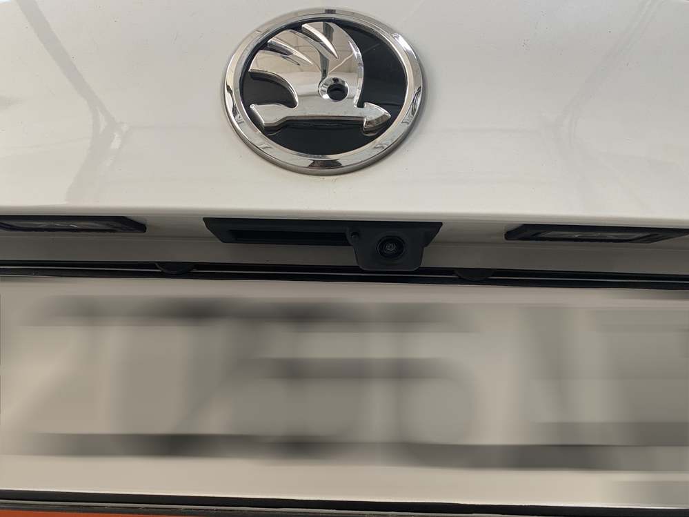 Montare 6 - Skoda Superb 3 III 2017 Instalare Camera Mers Inapoi Originala Highline In Maner