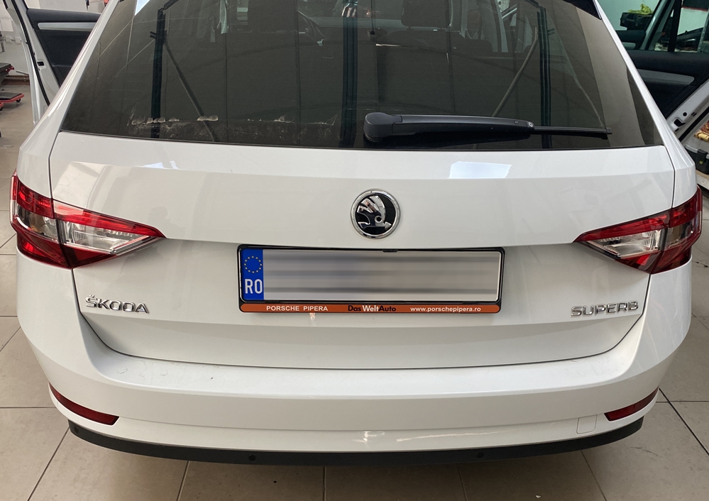 Montare 8 - Skoda Superb 3 III 2017 Instalare Camera Mers Inapoi Originala Highline In Maner