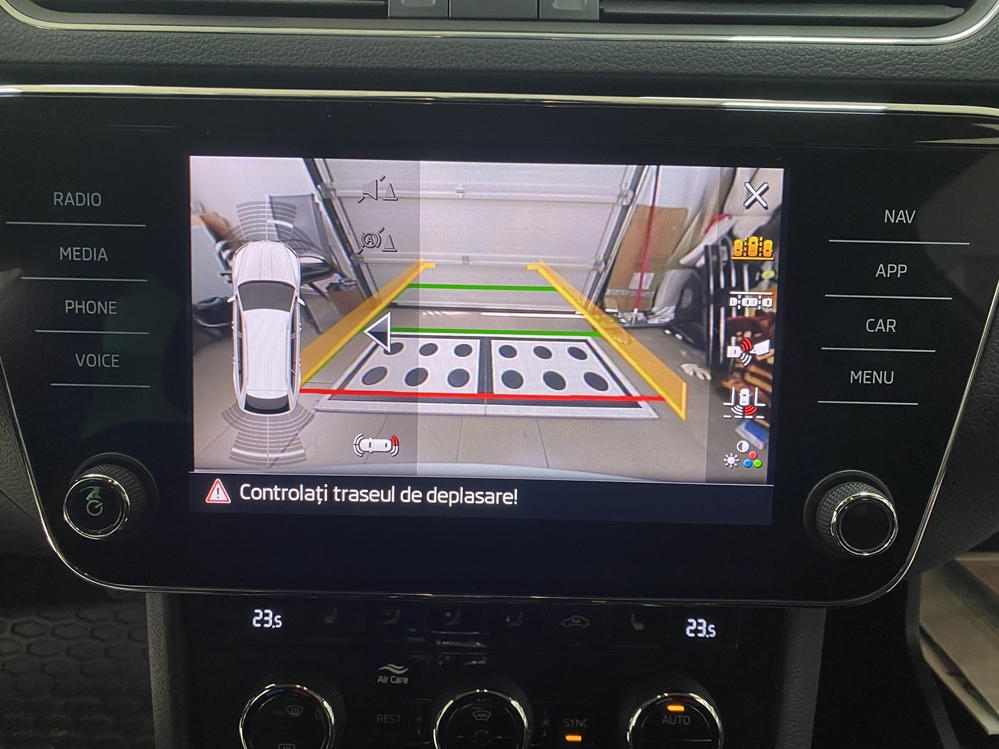 Montare 9 - Skoda Superb 3 III 2017 Instalare Camera Mers Inapoi Originala Highline In Maner