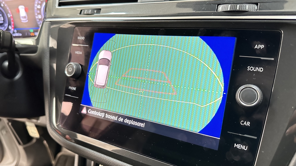 Montare 8 - VW Tiguan 2 AD1 2018 Montaj Instalare Camera Spate Marsarier Originala Bucuresti Sector 1 2 3 4 5 6 Ilfov