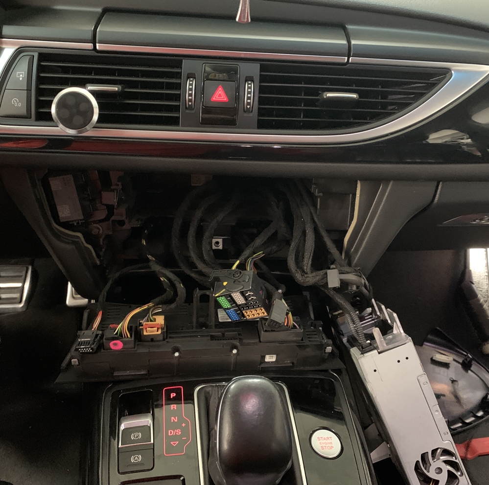 Activare 6 - Audi A6 C7 2015 Instalare Camera Spate Marsarier Highline Originala Montare 6 - Audi A6 C7 2015 Instalare Camera Spate Marsarier Highline Originala