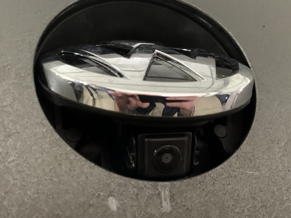 Activare 7 - VW Passat B8 2016 Instalare Camera Marsarier Highline Spate Flip In Emblema Montare 7 - VW Passat B8 2016 Instalare Camera Marsarier Highline Spate Flip In Emblema