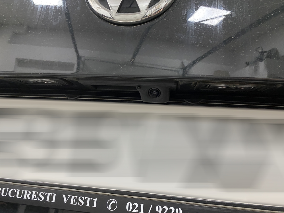 Montare 5 - VW Tiguan AD1 2017 Instalare Camera Spate Marsarier Originala Highline