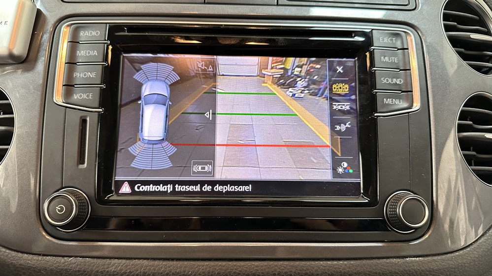 Montare 8 - VW Tiguan 5N 2015 Montare Camera Spate Marsarier OEM Highline Cu Linii De Ghidaj Mobile