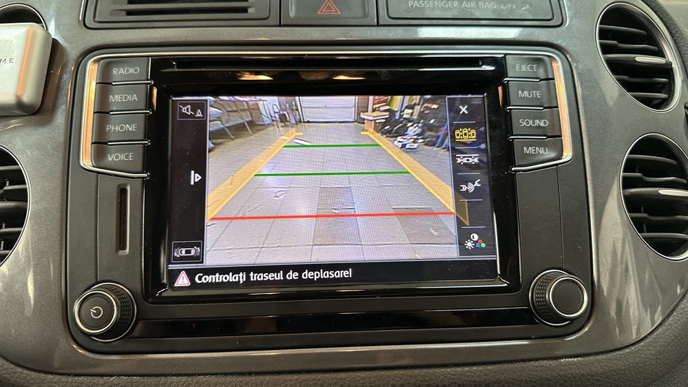 Montare 9 - VW Tiguan 5N 2015 Montare Camera Spate Marsarier OEM Highline Cu Linii De Ghidaj Mobile