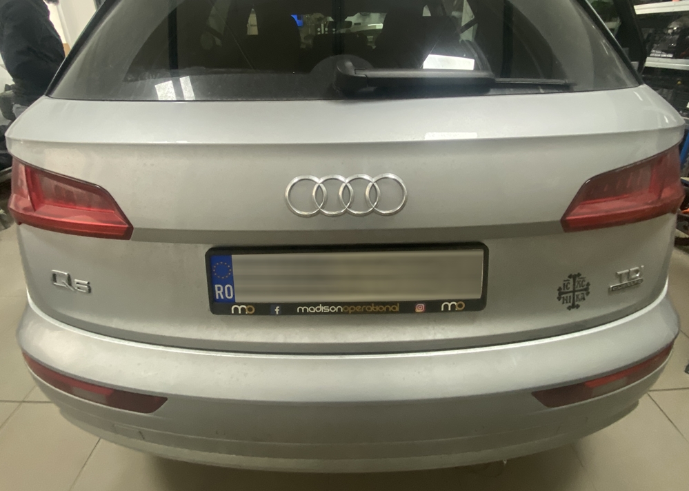 Montare 5 - Audi Q5 FY 2017 Instalare Camera Spate Marsarier OEM Highline In Maner