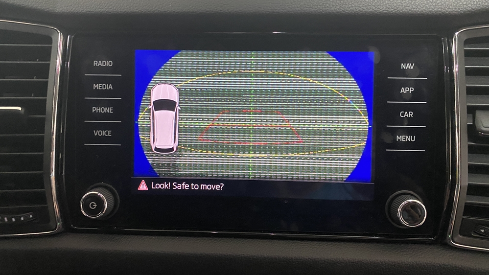 Activare 9 - Skoda Kodiaq 2017 Instalare Camera Spate Marsarier Originala Highline OEM In Maner Montare 9 - Skoda Kodiaq 2017 Instalare Camera Spate Marsarier Originala Highline OEM In Maner