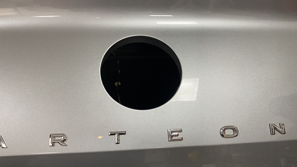 Montare 2 - VW Arteon 2019 Instalare Camera Spate Marsarier Originala Flip In Emblema