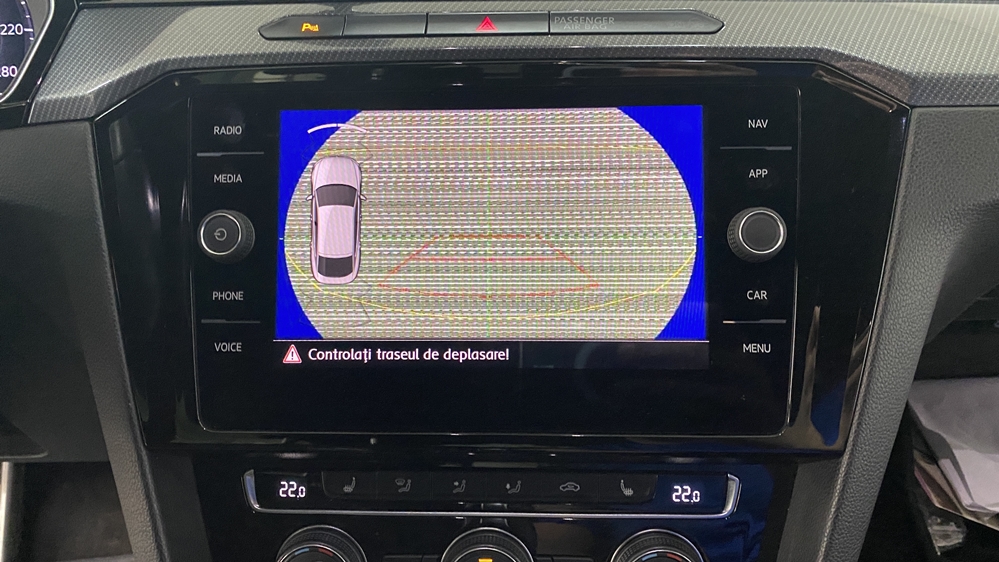 Montare 8 - VW Arteon 2019 Instalare Camera Spate Marsarier Originala Flip In Emblema