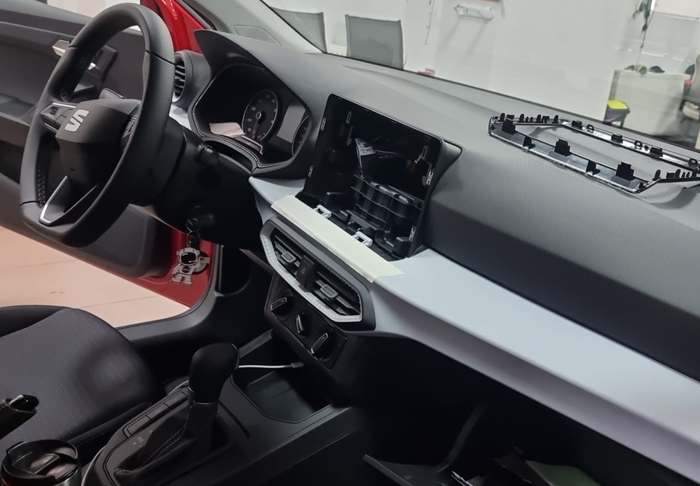 Activare 3 - Seat Ibiza KJ 2022 Instalare Camera Marsarier Originala In Bara Spate Montare 3 - Seat Ibiza KJ 2022 Instalare Camera Marsarier Originala In Bara Spate