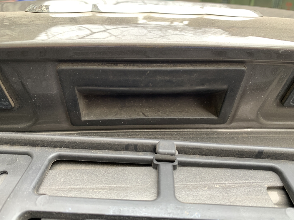 Montare 2 - Instalare Camera Spate Marsarier RVC Audi A6 C7 Unitate RMC