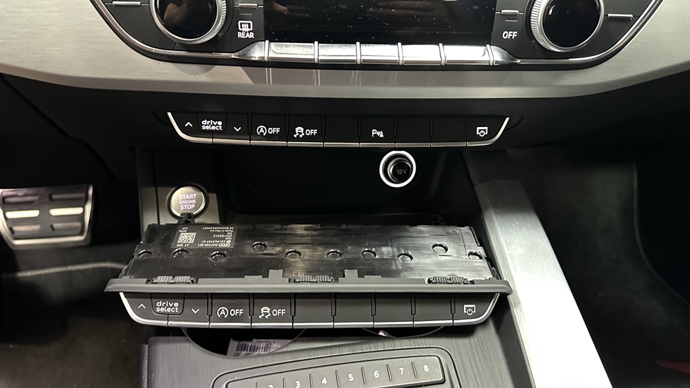 Montare 4 - Audi A5 F5 2018 Instalare Camera Spate Marsarier Senzori Parcare Fata Oglinzi Heliomate Rabatabile