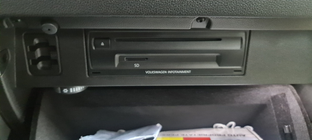 Activare 2 - VW Passat B8 2016 Instalare Camera Spate Marsarier Unitate MIB 2 APP Connect VW Montare 2 - VW Passat B8 2016 Instalare Camera Spate Marsarier Unitate MIB 2 APP Connect VW