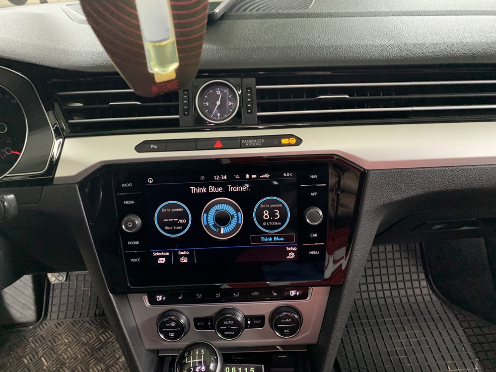 Activare 18 - VW Passat B8 2016 Instalare Camera Spate Marsarier Unitate MIB 2 APP Connect VW Montare 18 - VW Passat B8 2016 Instalare Camera Spate Marsarier Unitate MIB 2 APP Connect VW