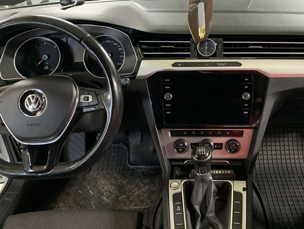 Activare 8 - VW Passat B8 2016 Instalare Camera Spate Marsarier Unitate MIB 2 APP Connect VW Montare 8 - VW Passat B8 2016 Instalare Camera Spate Marsarier Unitate MIB 2 APP Connect VW