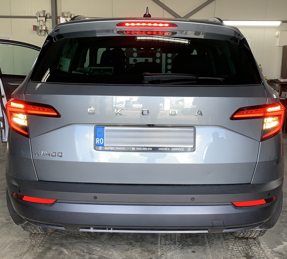 Montare 2 - Skoda Karoq 2018 Montaj Camera Spate Marsarier In Maner Highline
