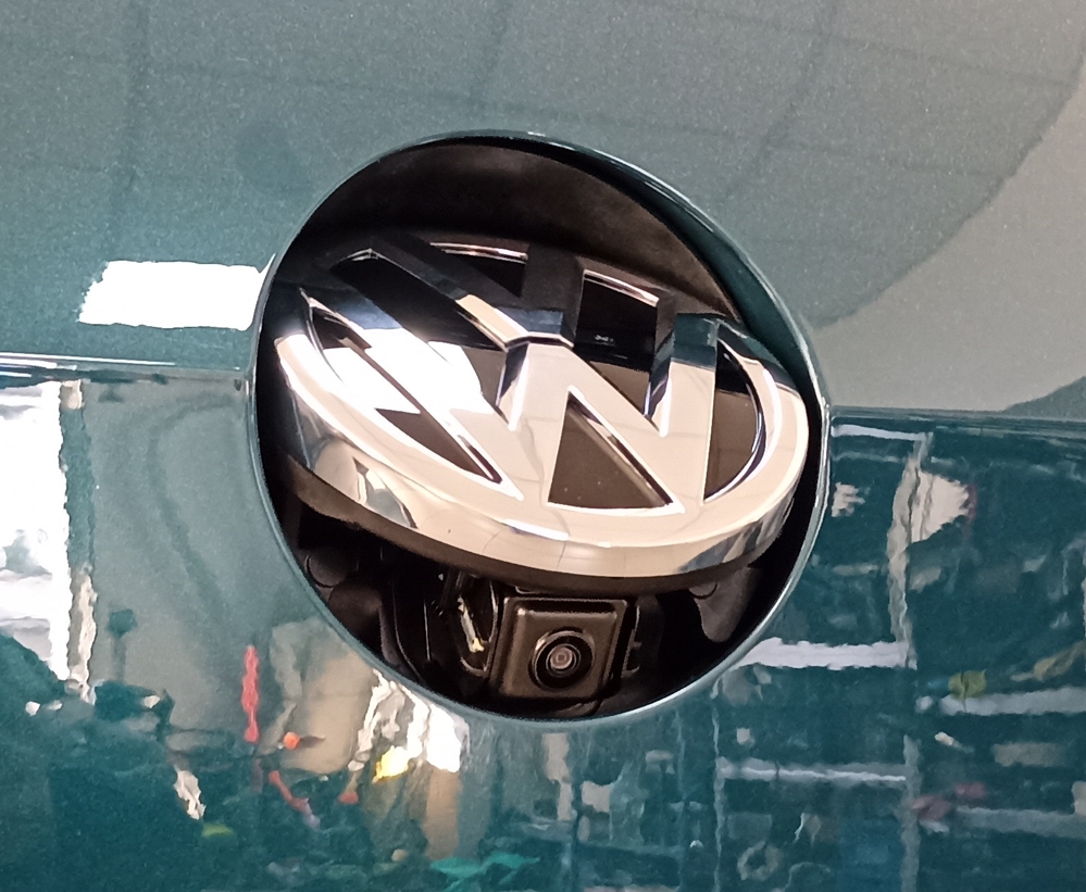 Activare 4 - VW Golf 7 2017 Instalare Camera Marsarier Originala Flip In Emblema Montare 4 - VW Golf 7 2017 Instalare Camera Marsarier Originala Flip In Emblema