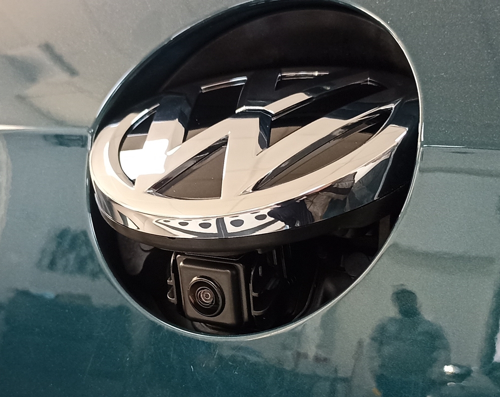 Activare 5 - VW Golf 7 2017 Instalare Camera Marsarier Originala Flip In Emblema Montare 5 - VW Golf 7 2017 Instalare Camera Marsarier Originala Flip In Emblema