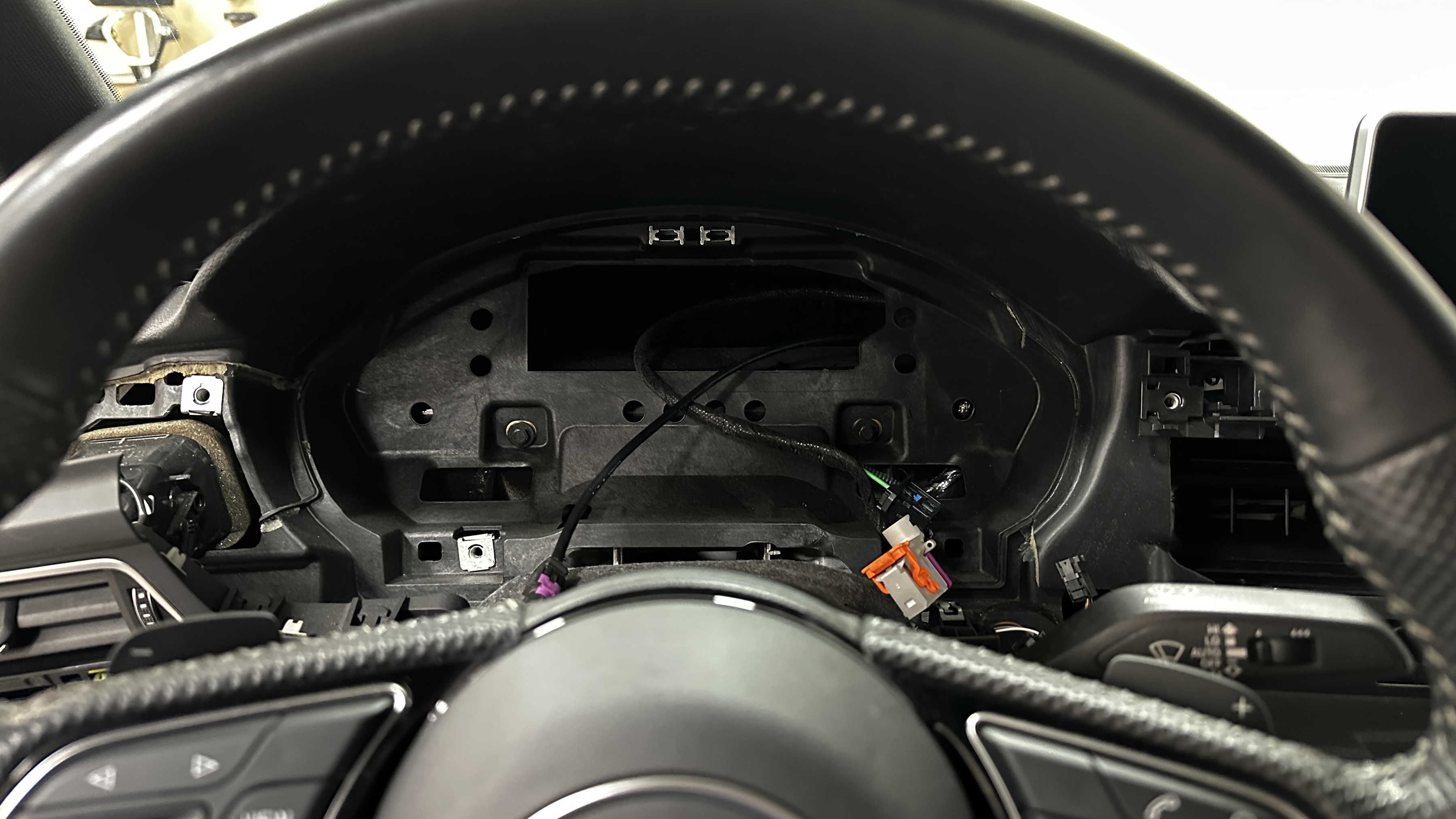 Activare 5 - Audi A4 B9 2017 Instalare Ceasuri Digitale Bord Digital Navigatie MIB 2 Display Mare Montare 5 - Audi A4 B9 2017 Instalare Ceasuri Digitale Bord Digital Navigatie MIB 2 Display Mare