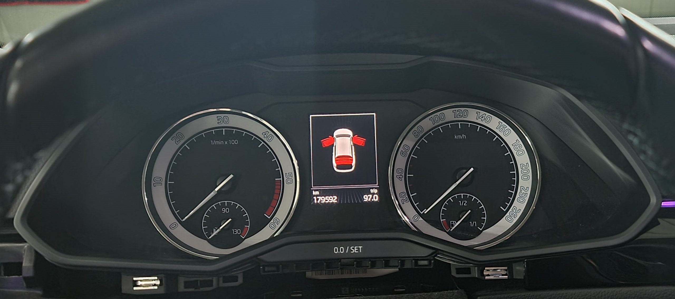 Activare 2 - Instalare Ceasuri Digitale Skoda Superb 3 III Virtual Cockpit AID Plasma LED Montare 2 - Instalare Ceasuri Digitale Skoda Superb 3 III Virtual Cockpit AID Plasma LED