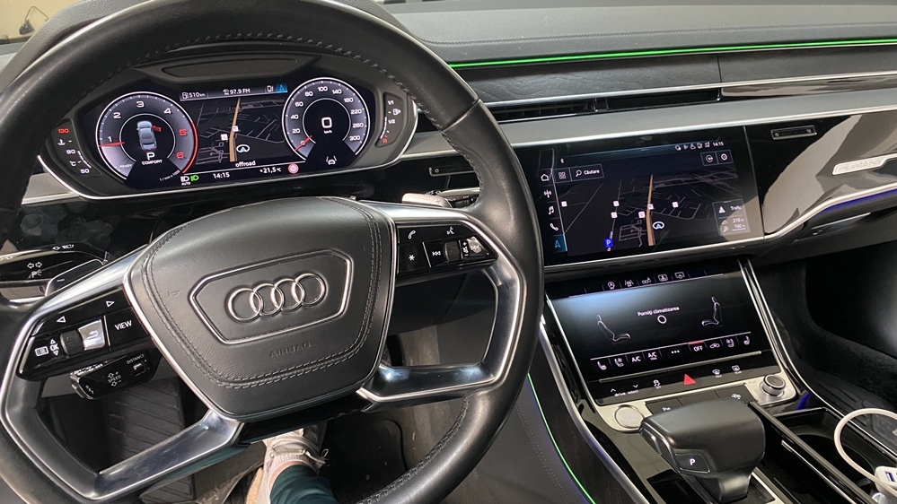Montare 10 - Audi A8 D5 2019 Instalare Ceasuri Digitale Virtual Cockpit AID Bord Digital