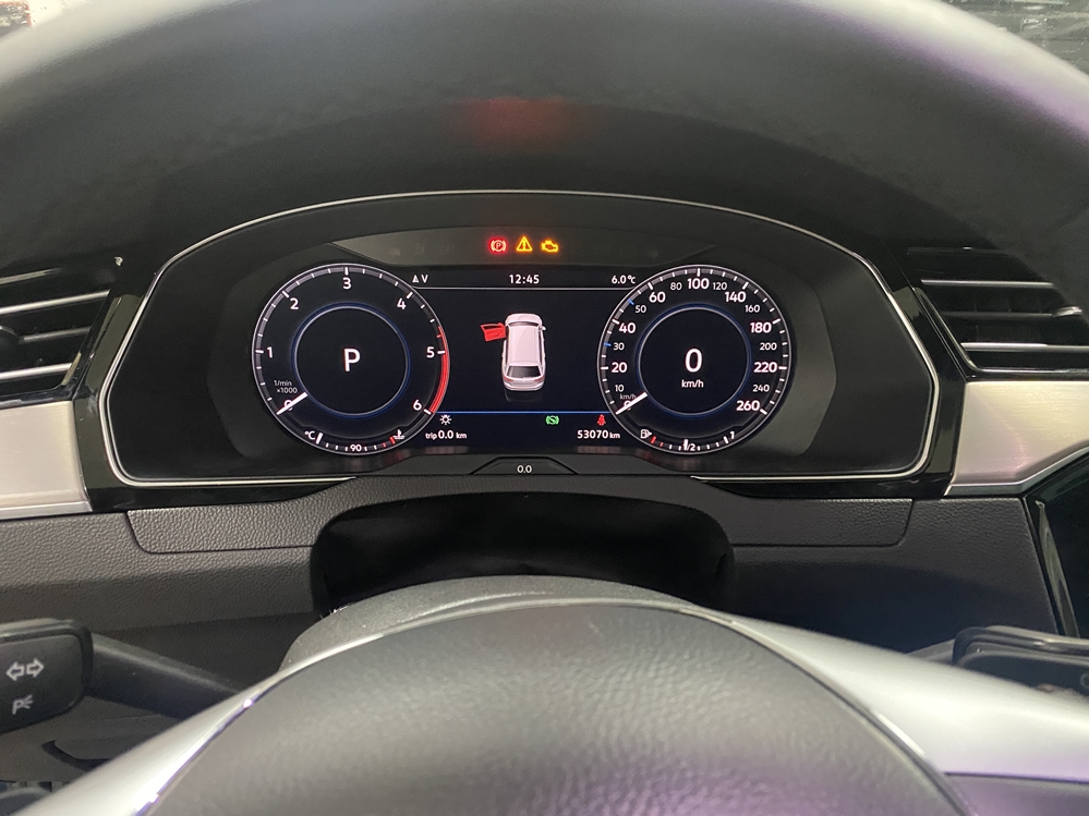 Montare 10 - VW Passat B8 2016 Instalare Ceasuri Digitale Virtual Cockpit Bord Digital Plasma