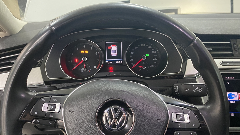 Montare 2 - VW Passat B8 2016 Instalare Ceasuri Digitale Bord Digital Panou Clima Digital Touch