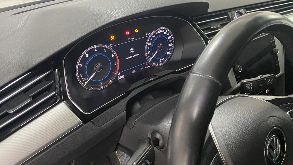 Montare 9 - VW Passat B8 2016 Instalare Ceasuri Digitale Bord Digital Panou Clima Digital Touch