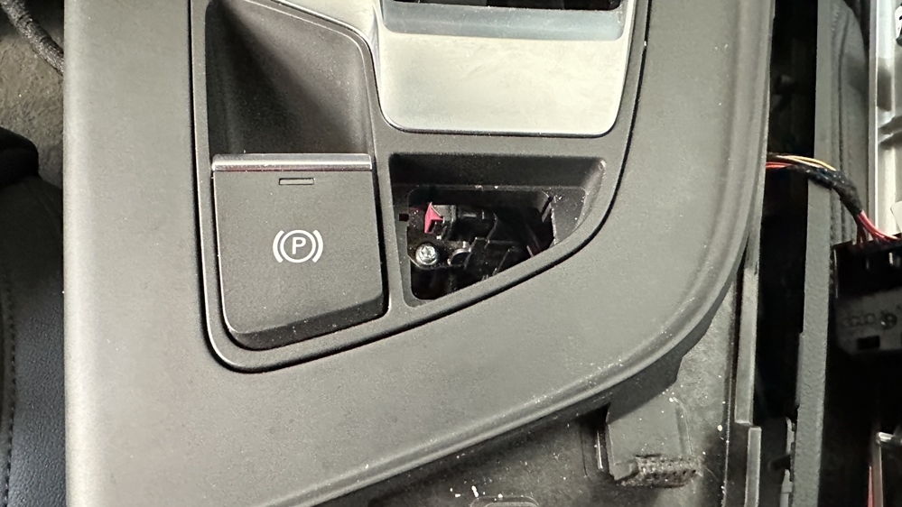 Montare 4 - Auto Hold Audi A4 B9 2019 Instalare Buton Activare Functie AutoHold Auto Hold