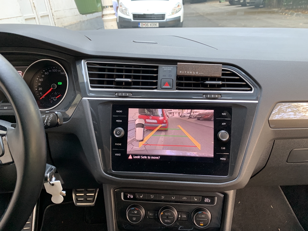 Montare 4 - VW Tiguan 2 AD1 Instalare Montaj Camera Spate Marsarier Originala