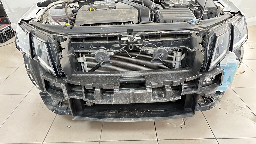 Montare 4 - Instalare Senzori Parcare Skoda Octavia 3 Facelift Fata Originali Bucuresti Sector 1 2 3 4 5 6 Ilfov