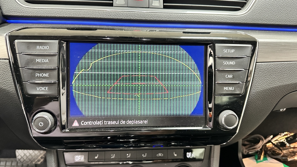 Montare 5 - Skoda Superb 3 III 2017 Instalare Montaj Camera Spate Marsarier Originala