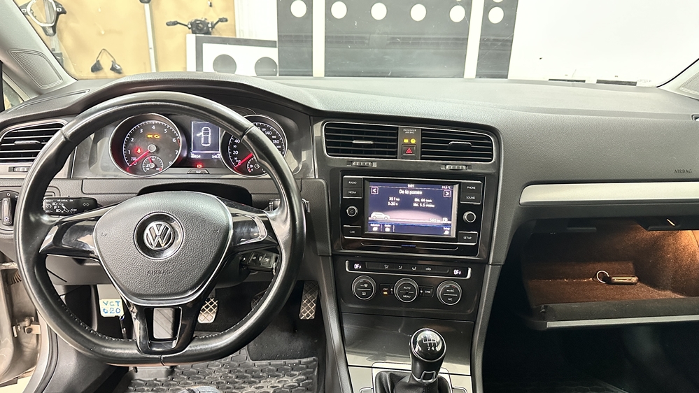 Montare 3 - VW Golf 7 2017 Instalare Comenzi Volan Ceasuri Digitale Bord Digital Navigatie MIB 2
