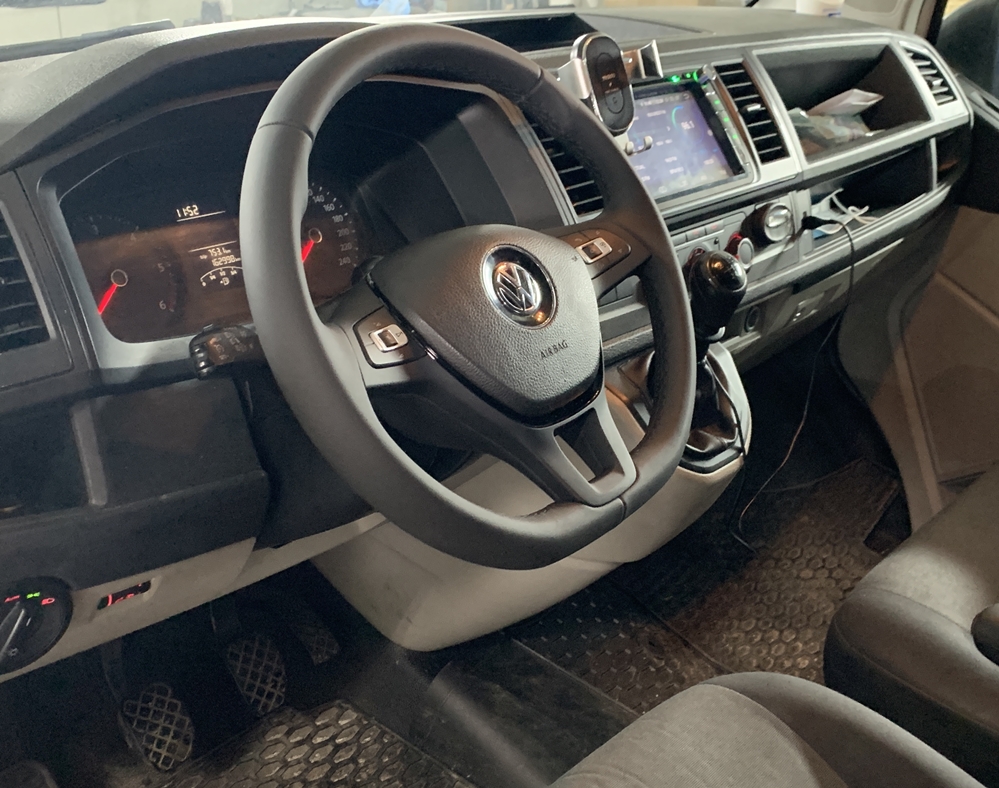 Montare 9 - VW Transporter T6 2017 Instalare Comenzi Volan Multifunctionale Volan Cu Comenzi