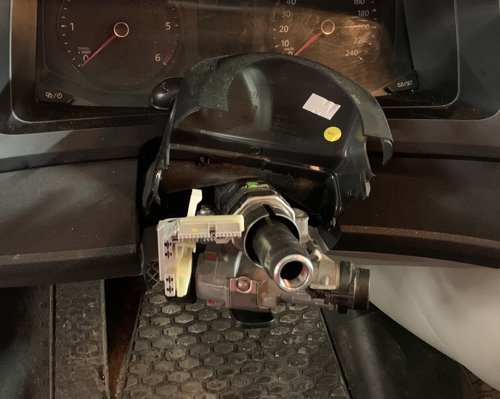 Montare 2 - VW Transporter T6 2017 Instalare Comenzi Volan Multifunctionale Volan Cu Comenzi