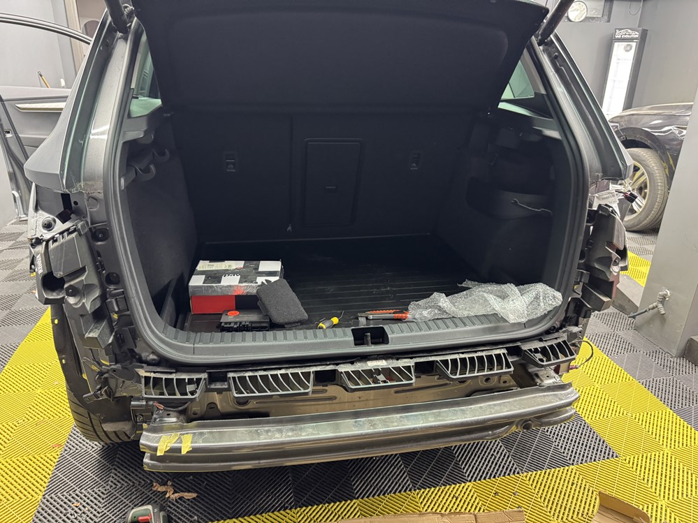 Activare 3 - Instalare Cui / Carlig Remorcare Tractare Electric Skoda Karoq 2023 Original Montare 3 - Instalare Cui / Carlig Remorcare Tractare Electric Skoda Karoq 2023 Original