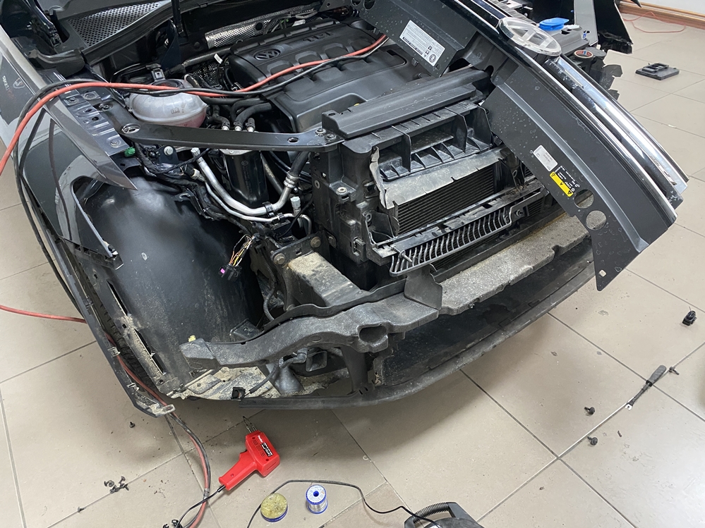 Montare 5 - VW Tiguan AD1 2018 Instalare Ceasuri Digitale Bord Digital Faruri Full LED Originale