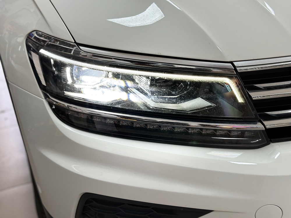 Montare 3 - VW Tiguan 2 AD1 Instalare Faruri FULL LED Matrix Originale