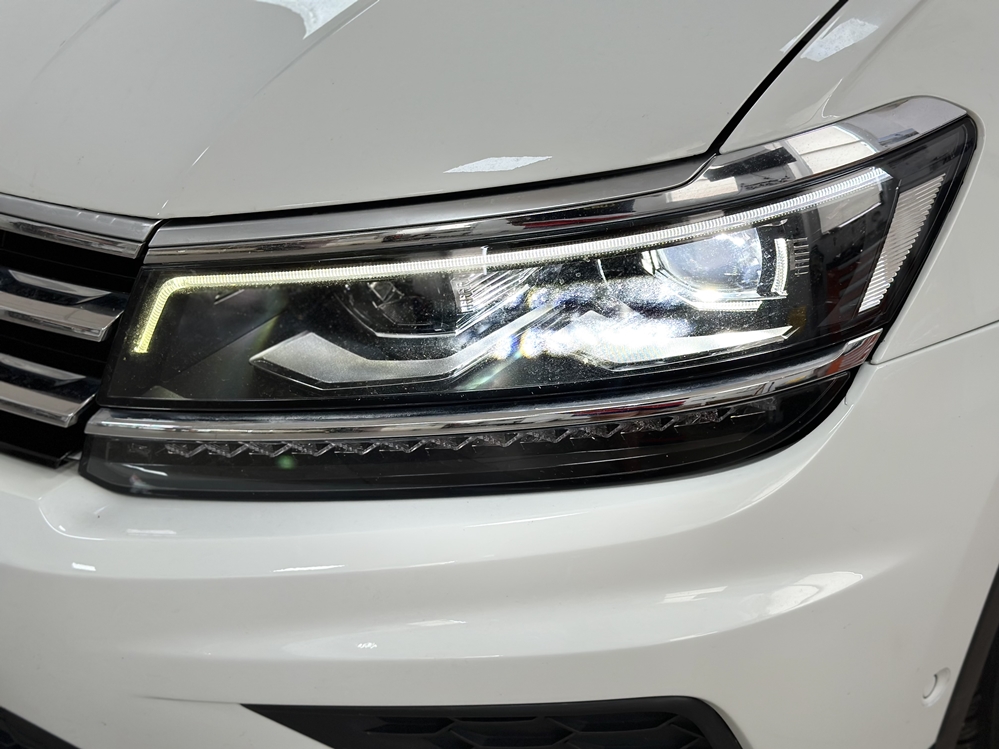 Montare 4 - VW Tiguan 2 AD1 Instalare Faruri FULL LED Matrix Originale