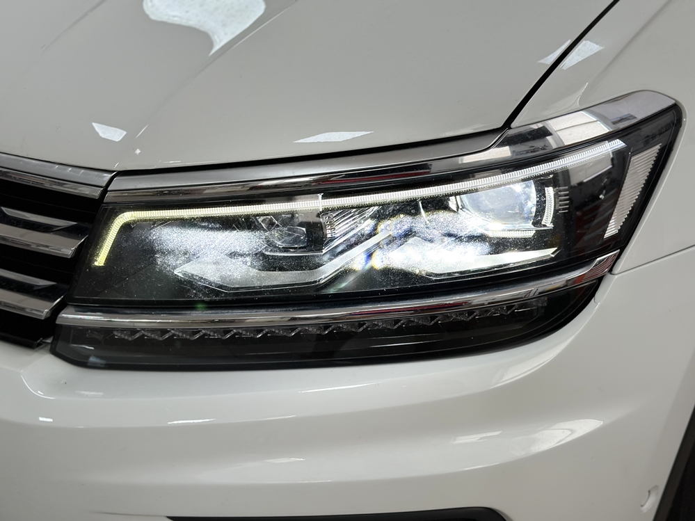 Montare 10 - VW Tiguan 2 AD1 Instalare Faruri FULL LED Matrix Originale
