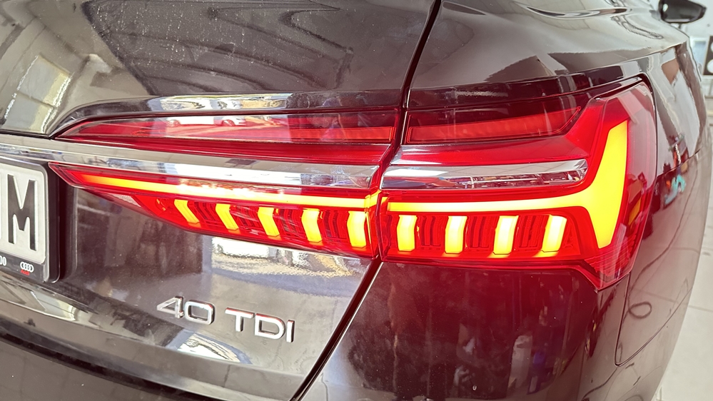 Montare 12 - Audi A6 C8 2022 Instalare Faruri Full Led Matrix Stopuri Triple Led Originale