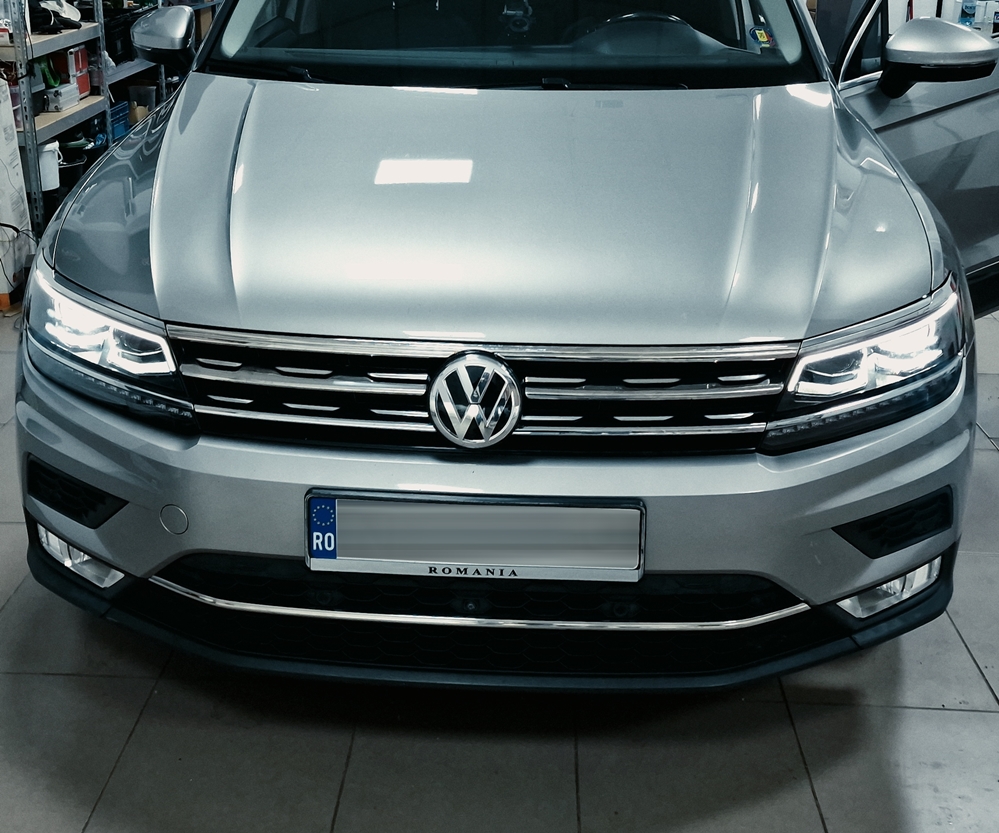 Montare 8 - Montare Faruri LED Matrix VW Tiguan 2 AD1 2017 Originale 