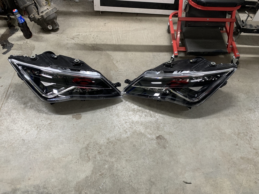 Activare 8 - Seat Leon 5F 2014 Instalare Faruri LED Seat Lighting Seat Leon 5F Montare 8 - Seat Leon 5F 2014 Instalare Faruri LED Seat Lighting Seat Leon 5F