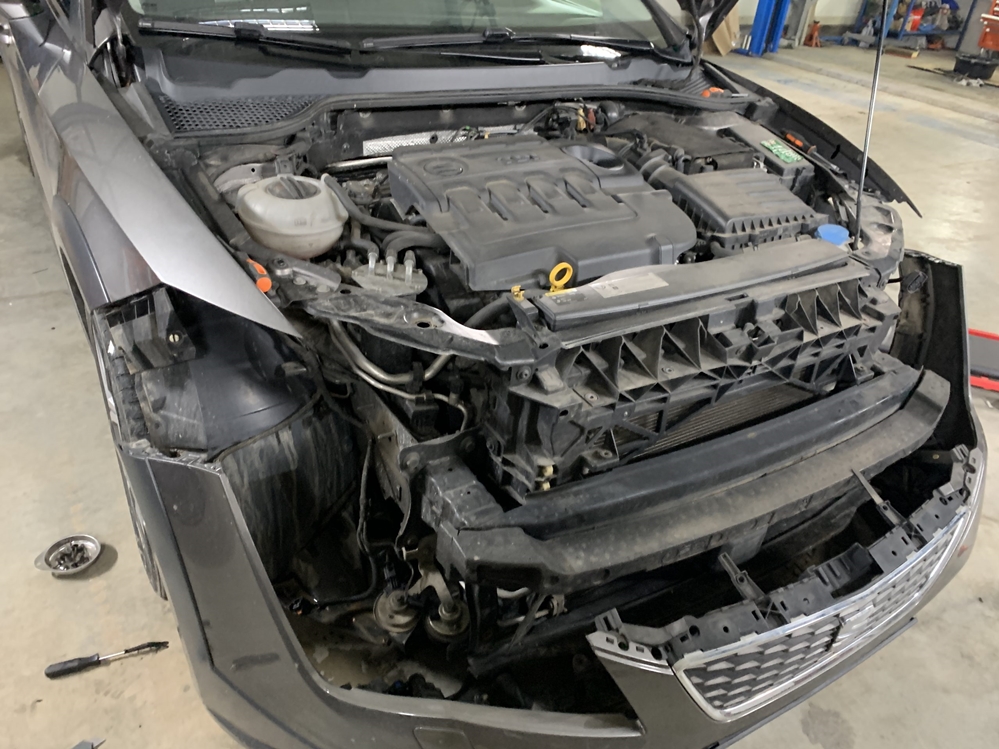 Activare 4 - Seat Leon 5F 2014 Instalare Faruri LED Seat Lighting Seat Leon 5F Montare 4 - Seat Leon 5F 2014 Instalare Faruri LED Seat Lighting Seat Leon 5F