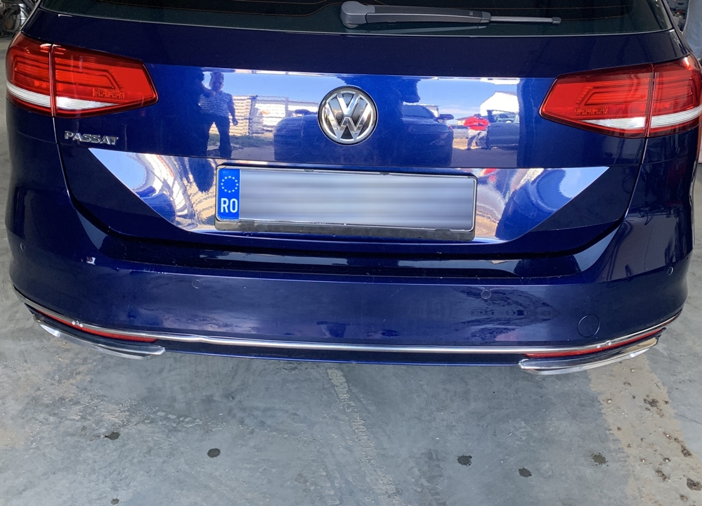 Montare 3 - Montaj Faruri LED Matrix Stopuri Triple LED VW Passat B8 2016 Originale